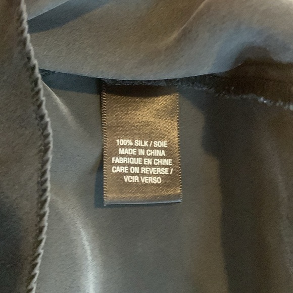 Tahari Black Sleeveless Silk Blouse Top Ruffle Neck Women’s Large - Picture 7 of 7